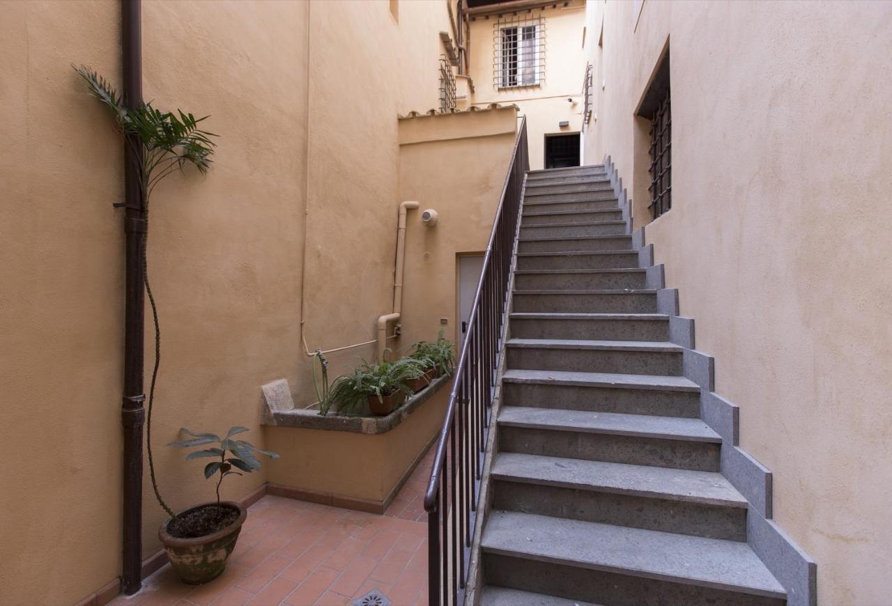 Cozy Apartment In Via Degli Spagnoli - FromhometoРим Экстерьер фото