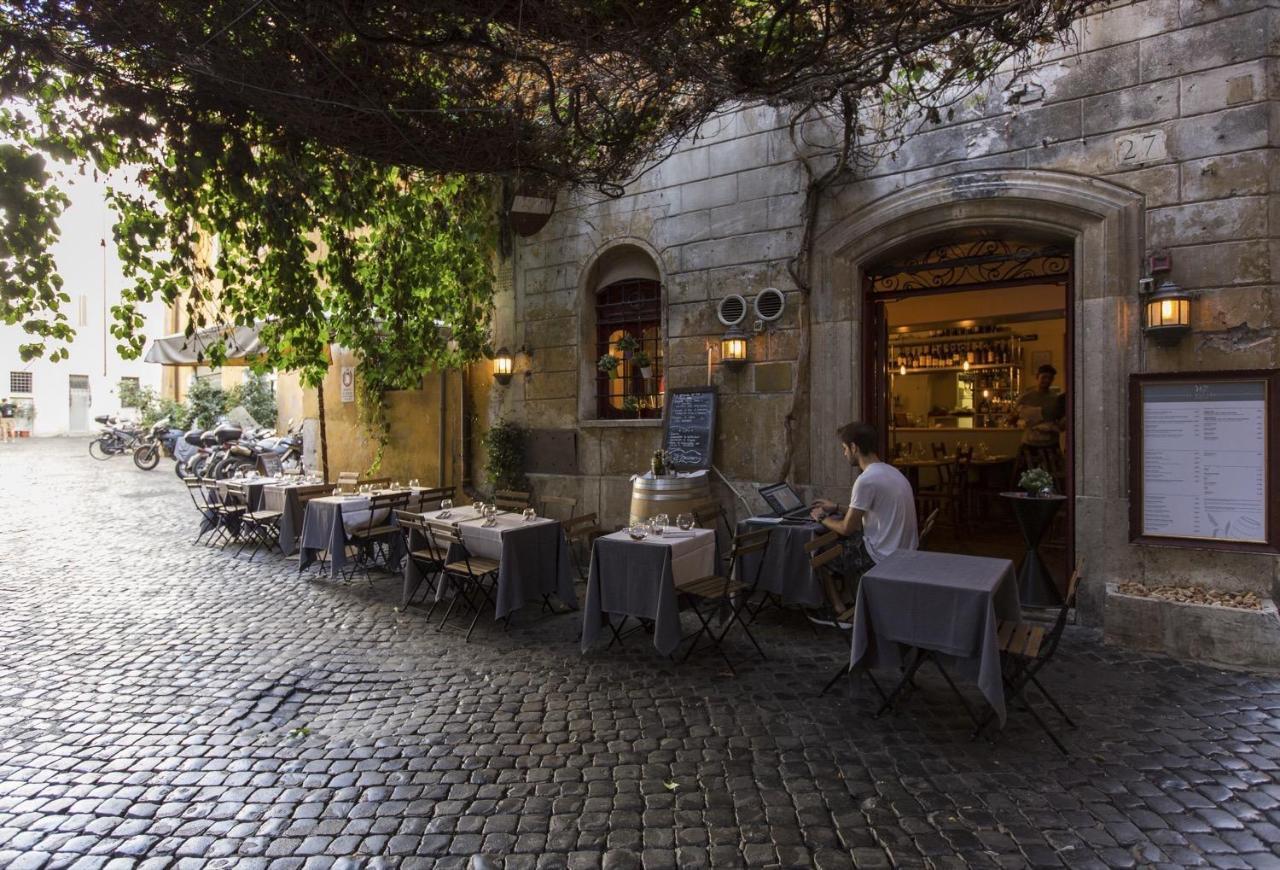 Cozy Apartment In Via Degli Spagnoli - FromhometoРим Экстерьер фото